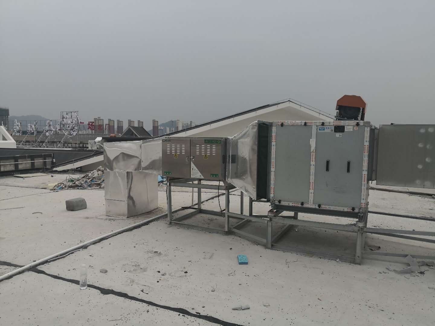 淅川上亿广场餐饮厨房排烟油烟净化器工程实拍
