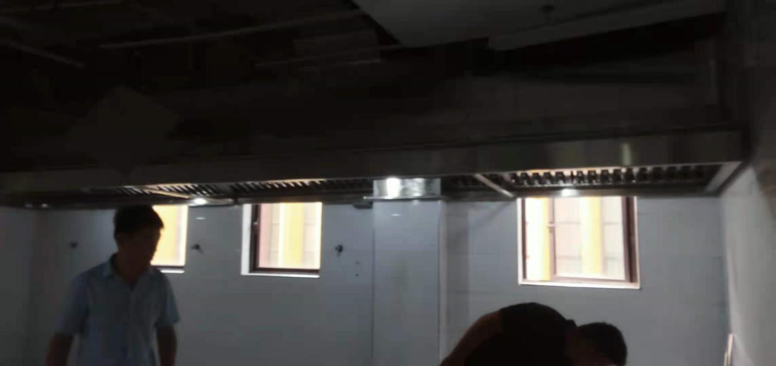 汝州一高学生餐厅油烟净化一体机按照实拍