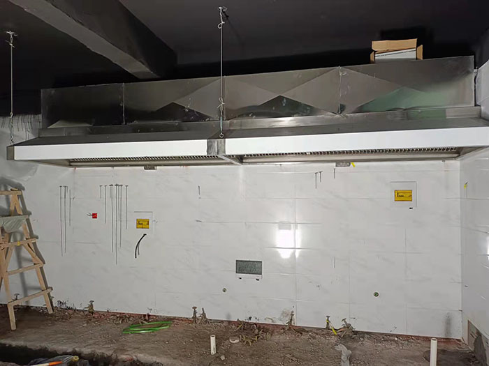 二七区公交站佛冈站油烟净化系统设备安装.jpg